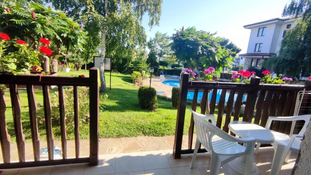 Marina Delfin Apartments - Top Location & Pet Friendly Sveti Vlas Exterior photo