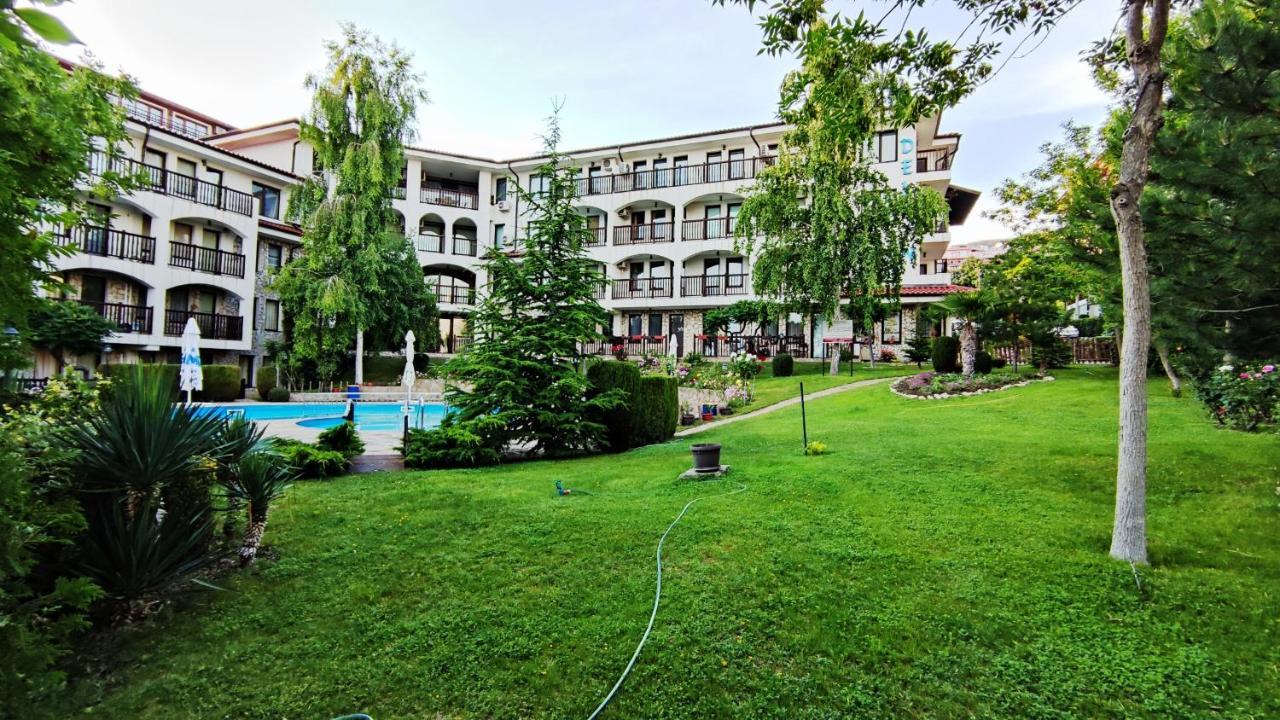 Marina Delfin Apartments - Top Location & Pet Friendly Sveti Vlas Exterior photo