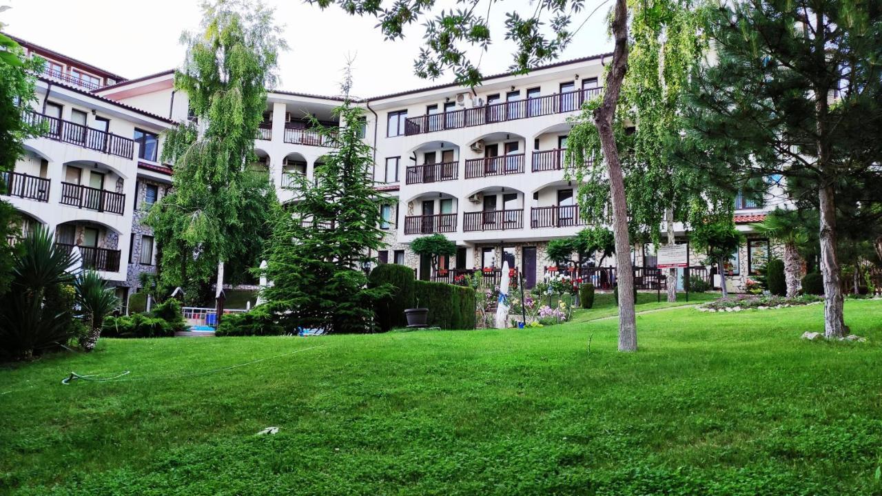 Marina Delfin Apartments - Top Location & Pet Friendly Sveti Vlas Exterior photo