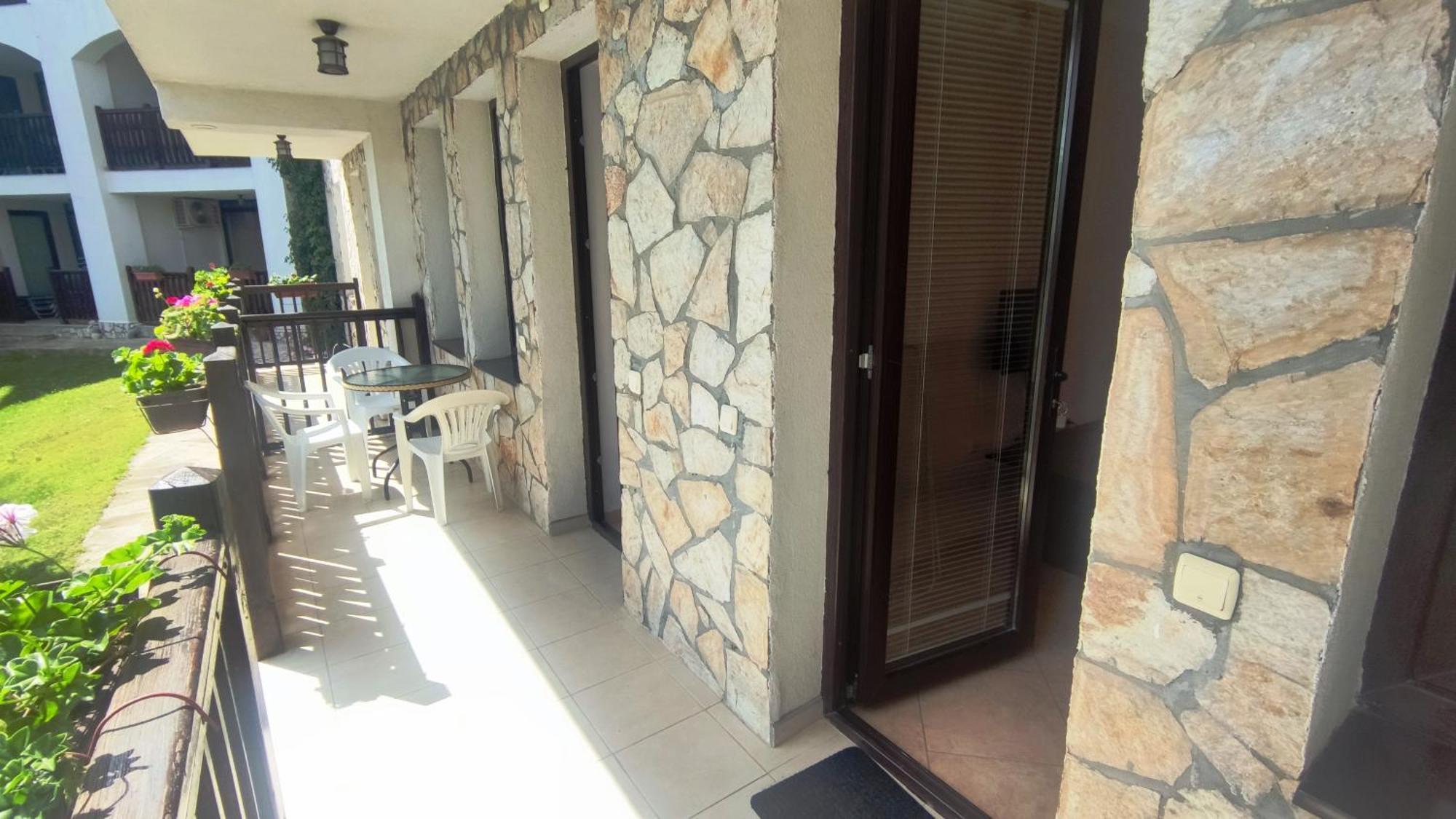 Marina Delfin Apartments - Top Location & Pet Friendly Sveti Vlas Exterior photo