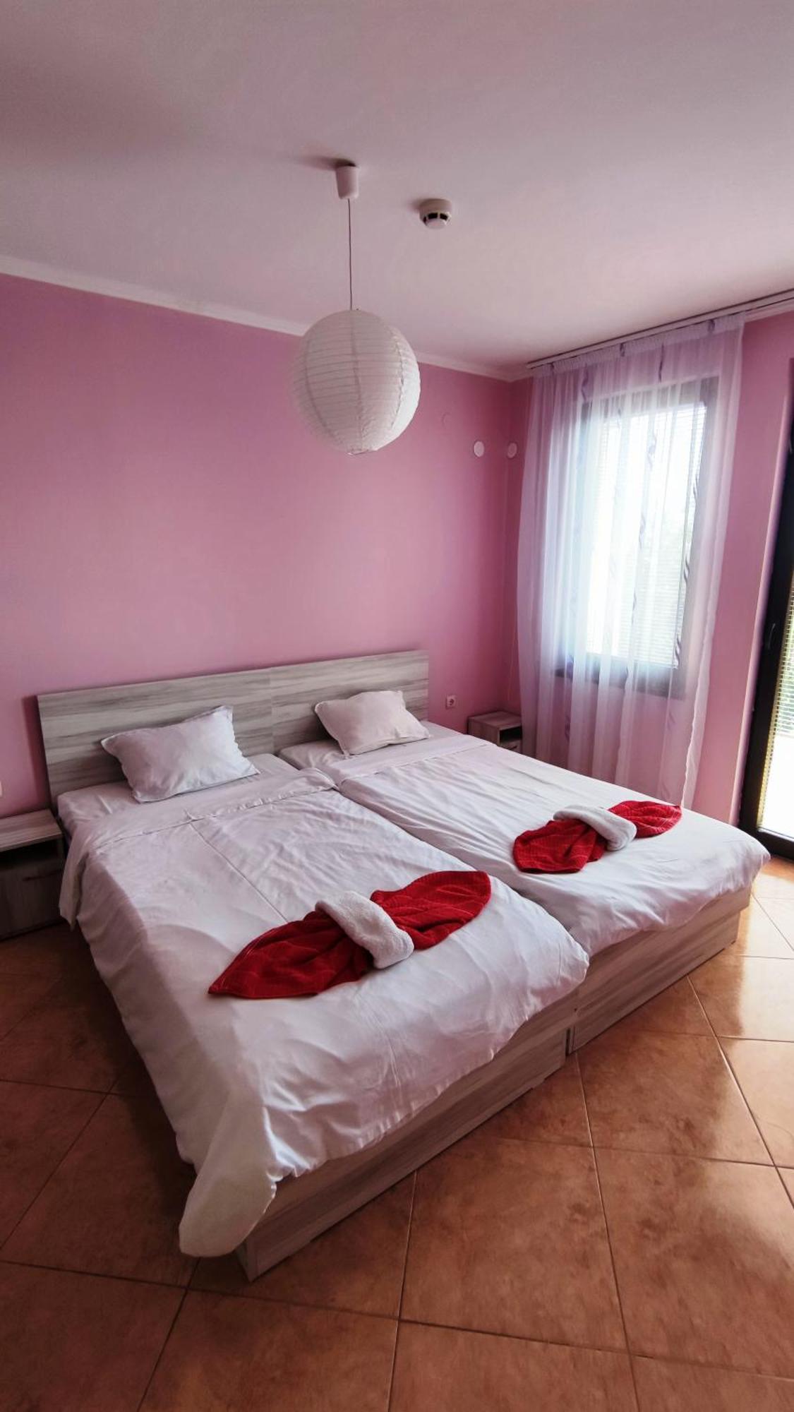 Marina Delfin Apartments - Top Location & Pet Friendly Sveti Vlas Exterior photo