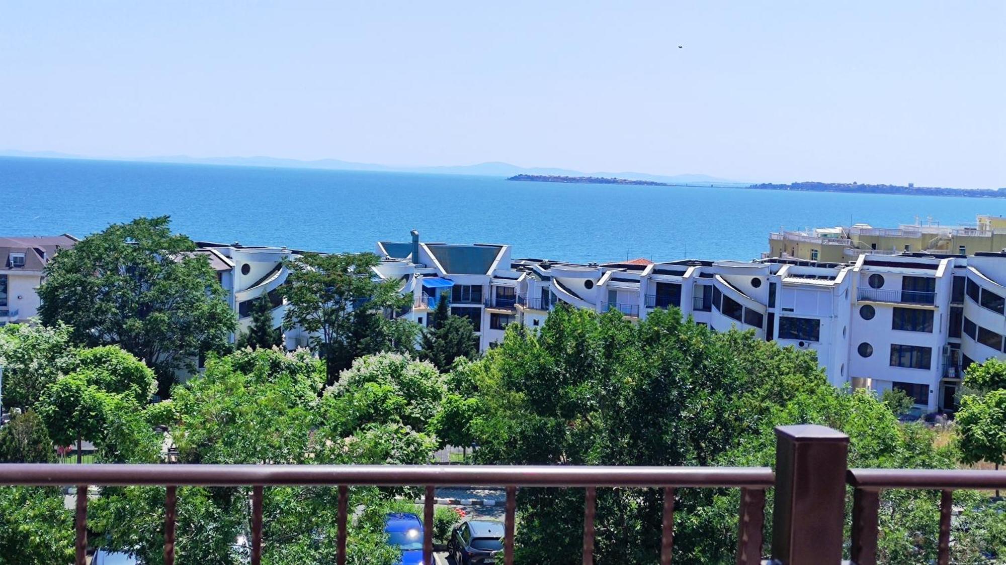 Marina Delfin Apartments - Top Location & Pet Friendly Sveti Vlas Exterior photo