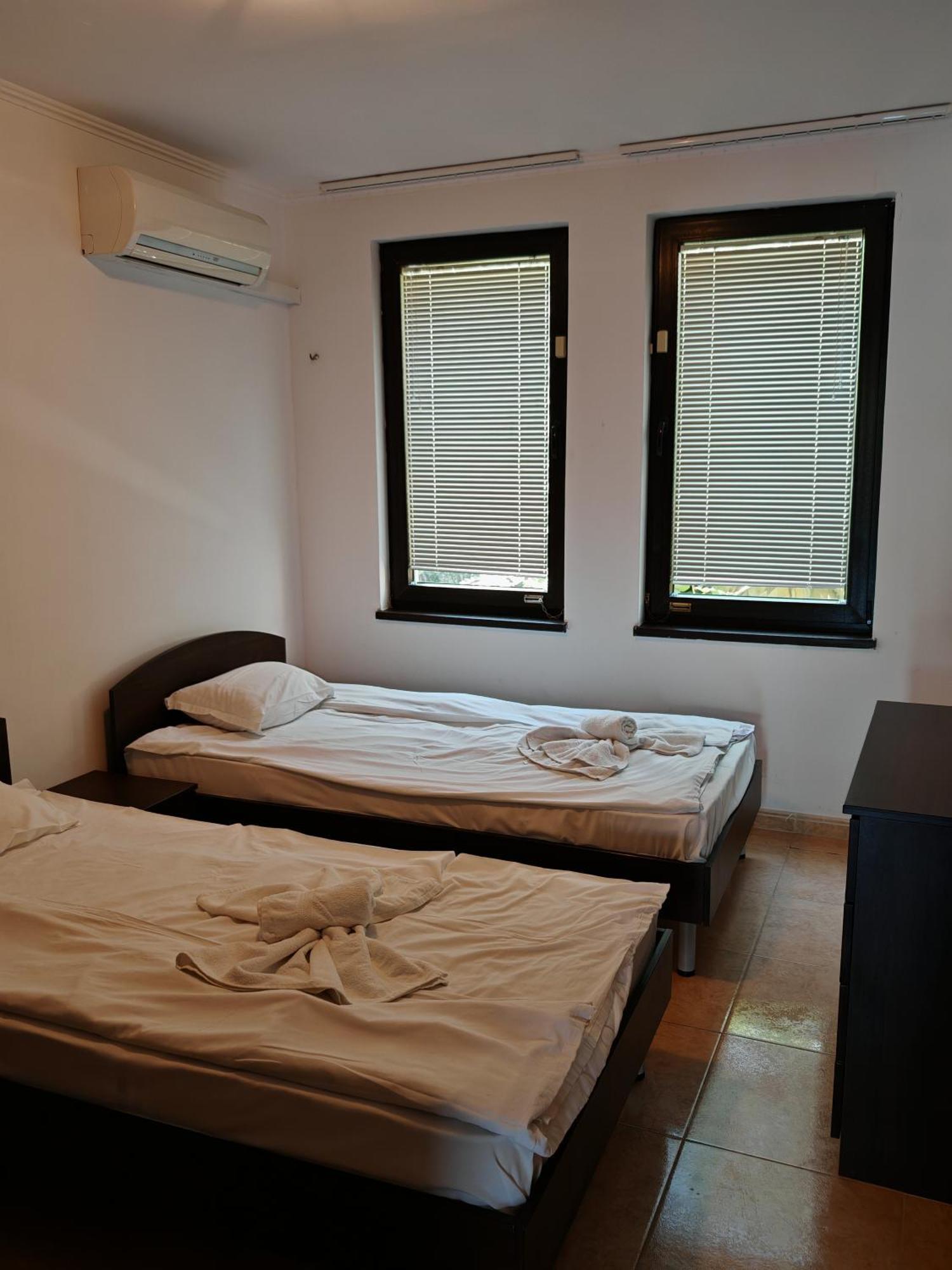 Marina Delfin Apartments - Top Location & Pet Friendly Sveti Vlas Exterior photo