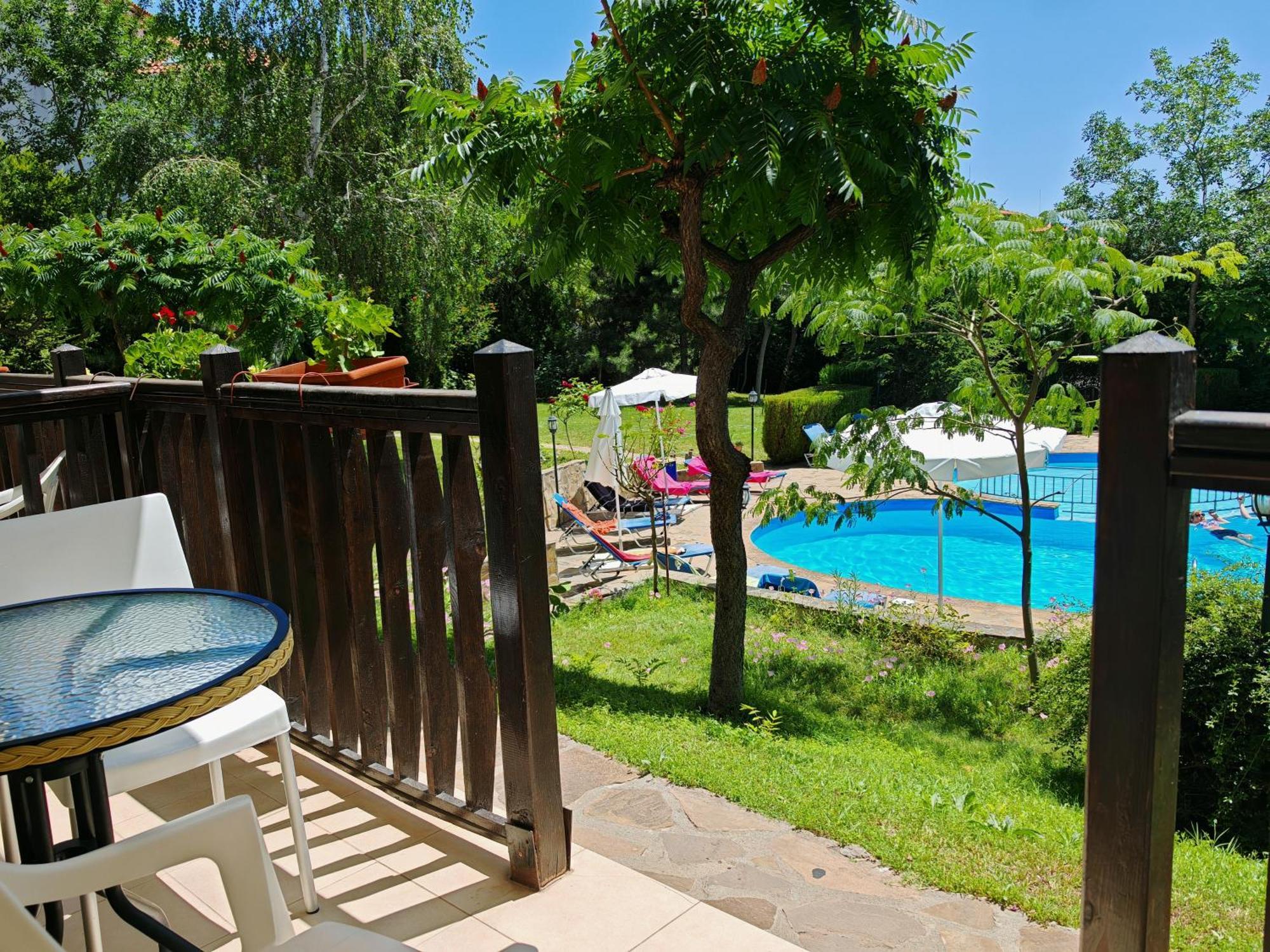 Marina Delfin Apartments - Top Location & Pet Friendly Sveti Vlas Exterior photo