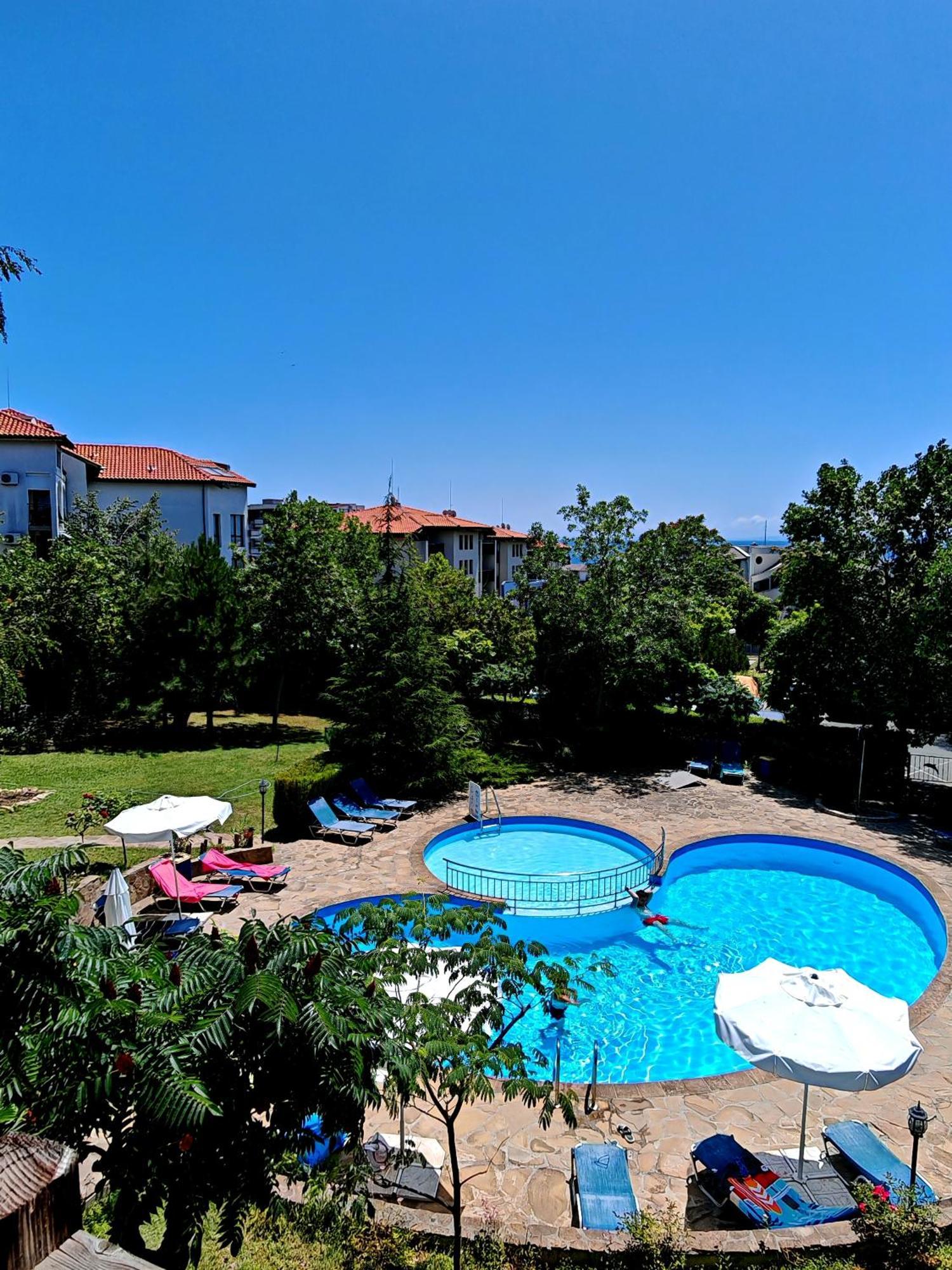 Marina Delfin Apartments - Top Location & Pet Friendly Sveti Vlas Exterior photo